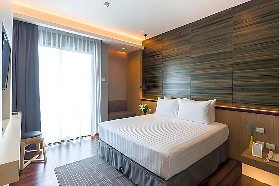 Sea Me Spring Tree Hotel