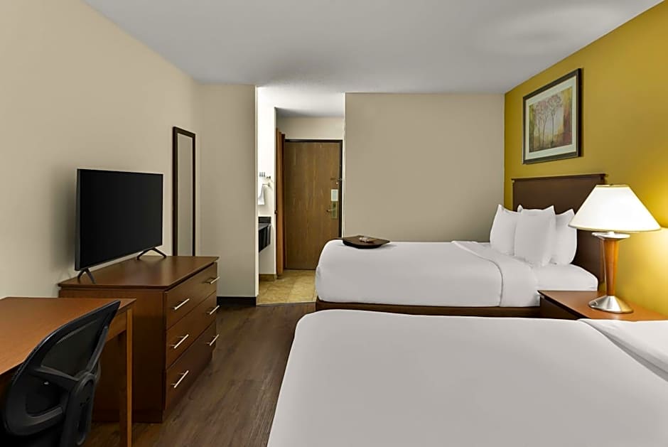 Best Western Lakewood Inn