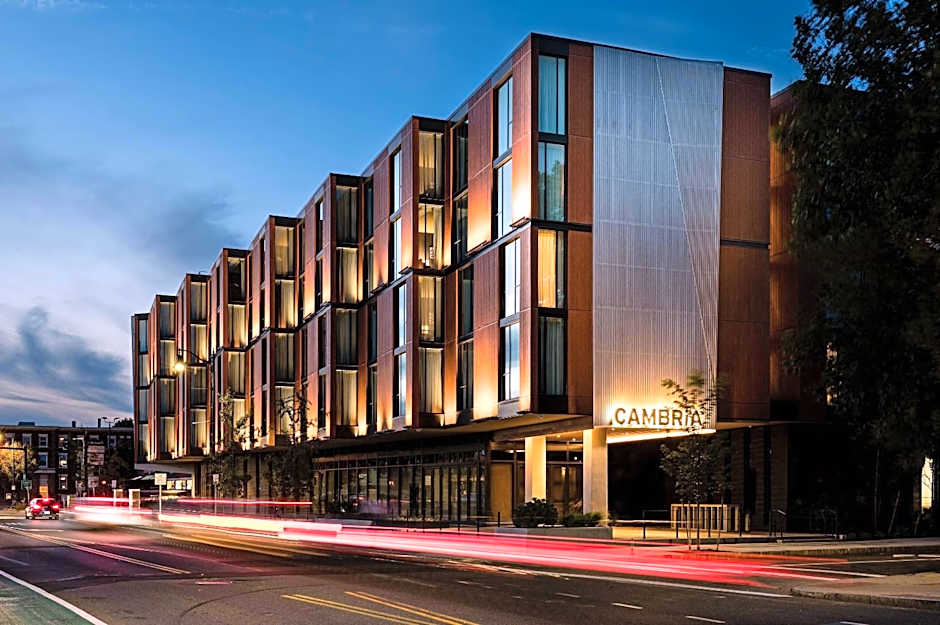 Cambria Hotel Boston Somerville