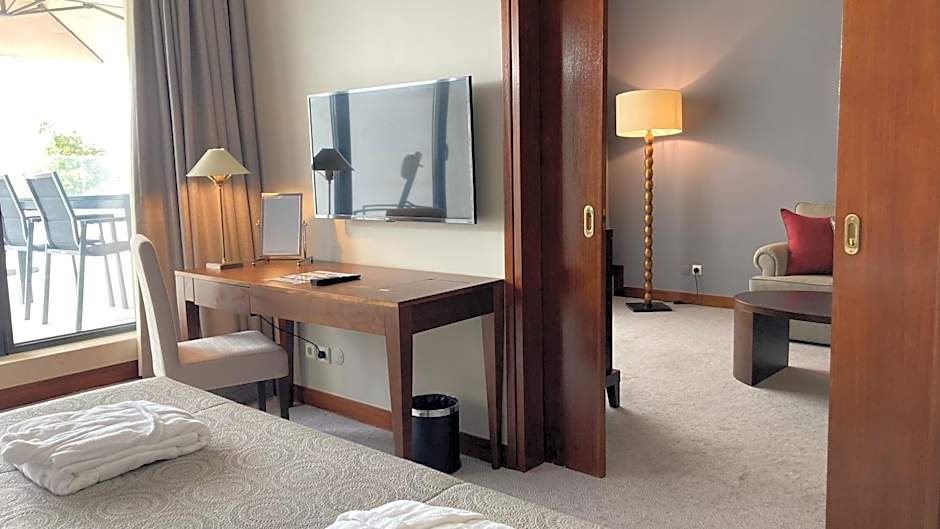 Photo 1 of 16 of Executive Suite