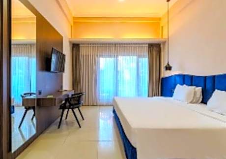 Two-Bedroom Pool View - Interconnecting Room