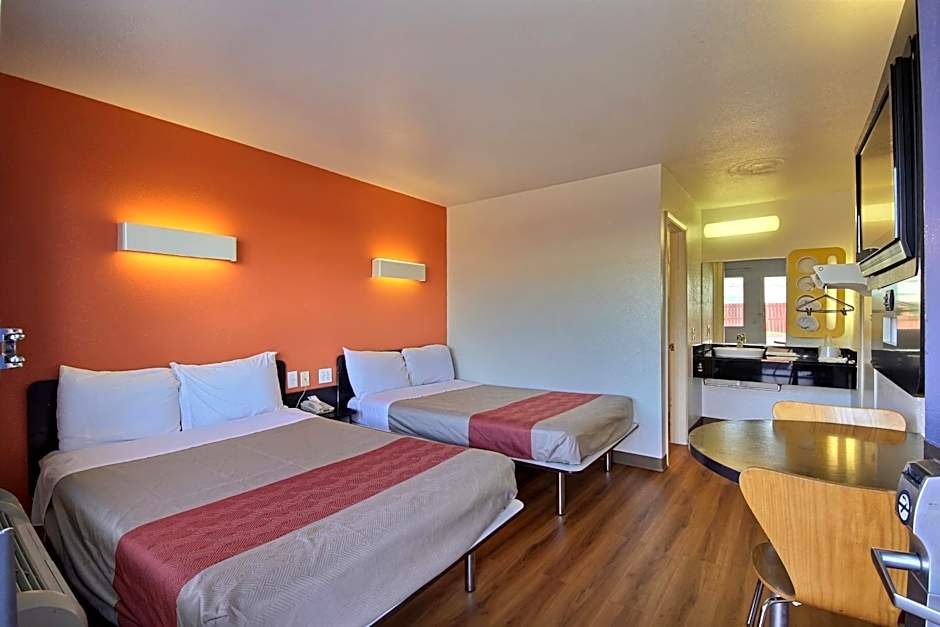 Motel 6 Laredo South