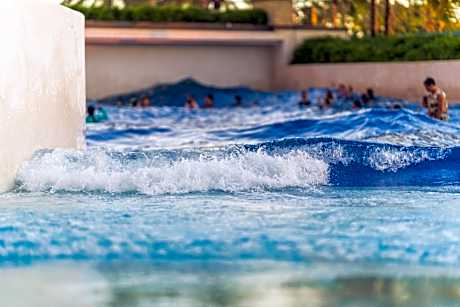 R'Holistay Azure North KING SIZE BED & Wave POOL