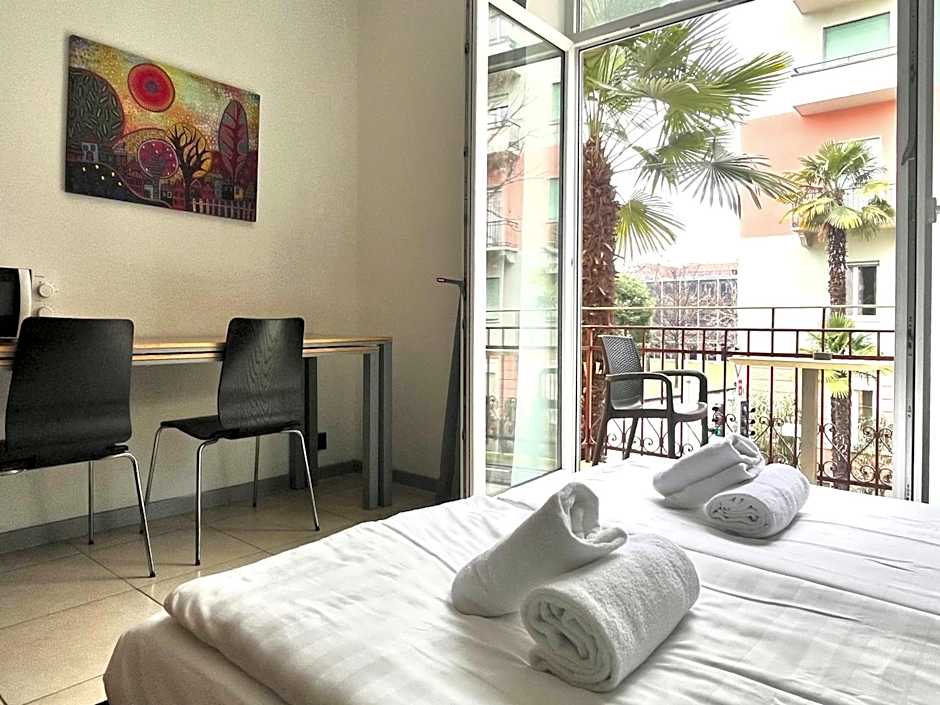 GuestHouse University by LR - self check in