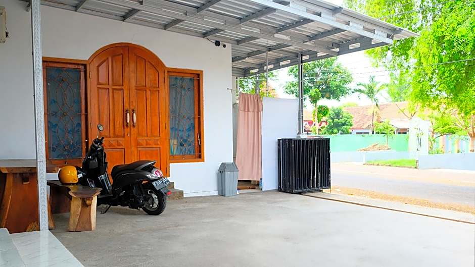 33 Homestay Banyuwangi by Calli Rooms