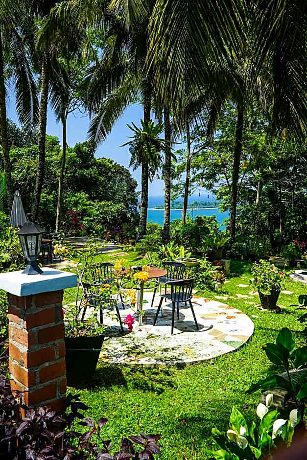 Air Manis Hillside Villa Cafe & Resto