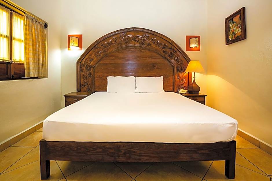 Hotel Casa del Virrey & Suites