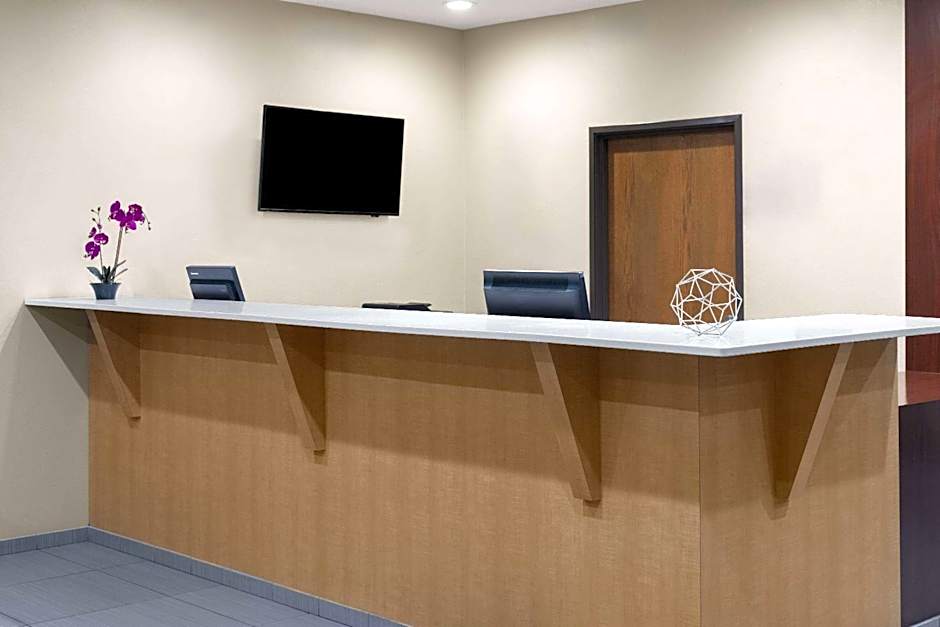 Super 8 by Wyndham St. Clairsville OH/Wheeling WV Area