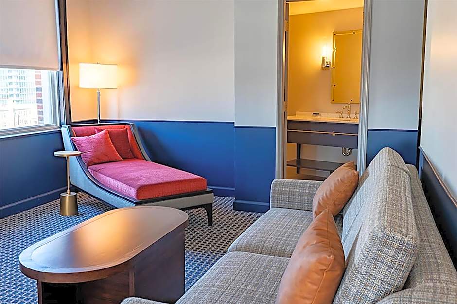 Hilton Orrington / Evanston