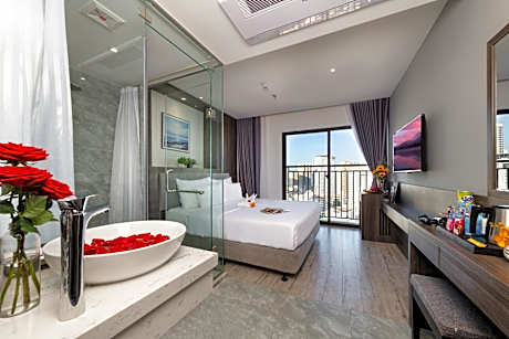 Deluxe Double or Twin Room with City View