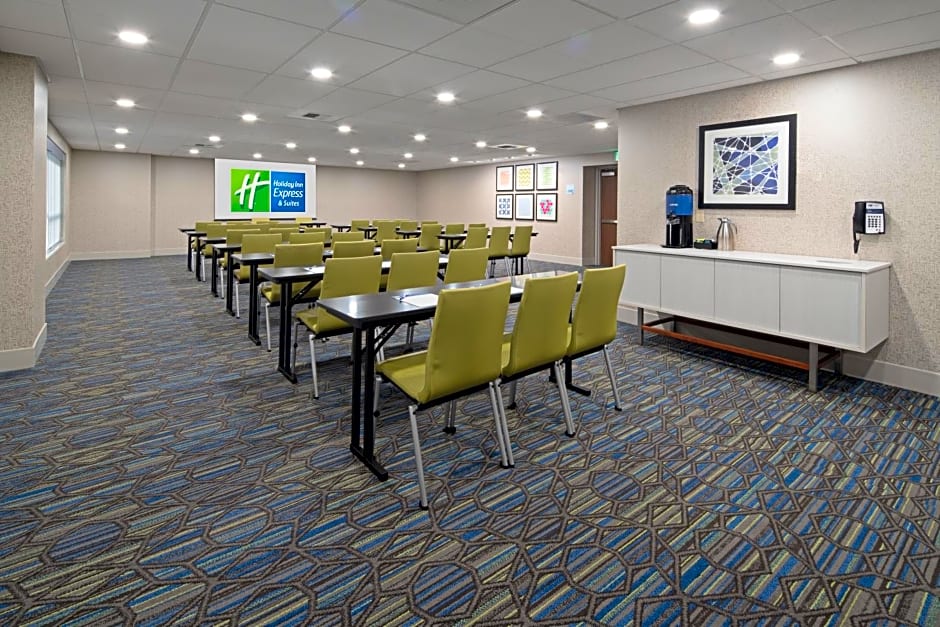 Holiday Inn Express Seattle - Sea-Tac Airport By IHG