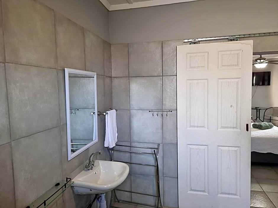 Boskraai Self-Catering -74 Hornbill Street