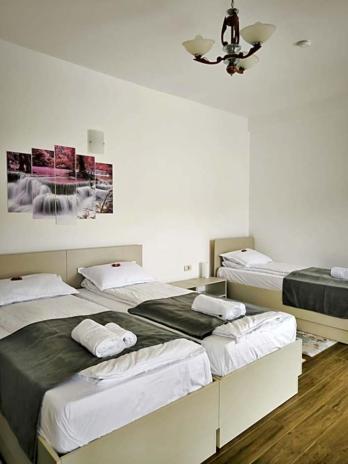 Adriana Touristik Hostel 3 Stele Arad