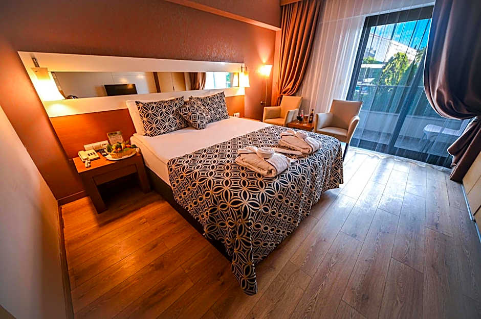 Photo 1 of 17 of 1 Double Bed or 2 Beds, Pool View