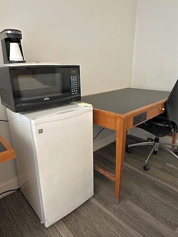 Travel Inn & Suites