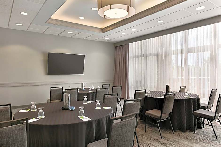 Courtyard by Marriott Tysons McLean