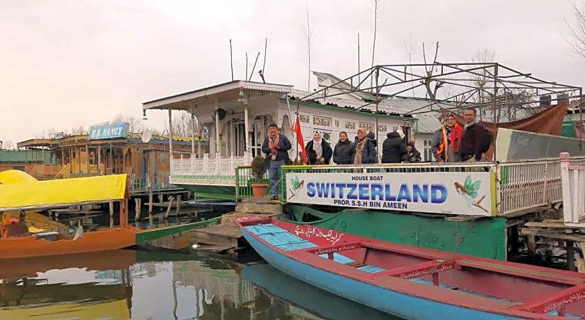 Houseboat Switzerland