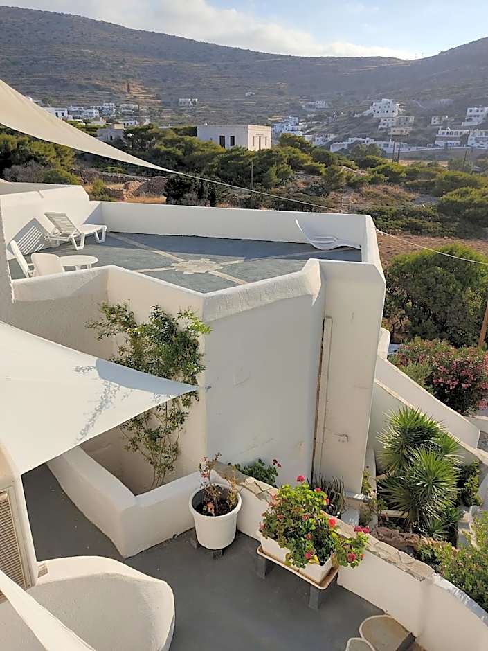 Porto Sikinos Hotel