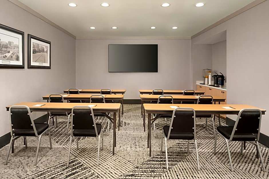 Courtyard by Marriott Boston Brookline