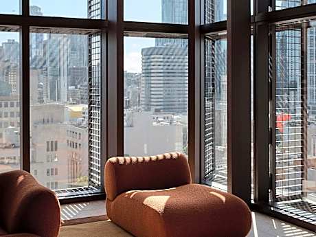 Hyde Melbourne Place