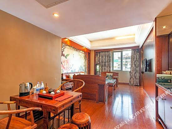 Jincheng Hotel (Guangzhou Zhongshan Hospital Dongshankou Metro Station)