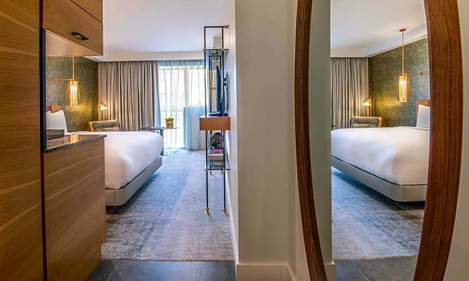 Lincoln Plaza London, Curio Collection By Hilton