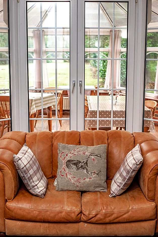 Trivelles Waterhall Country Gatwick Hotel & airport parking