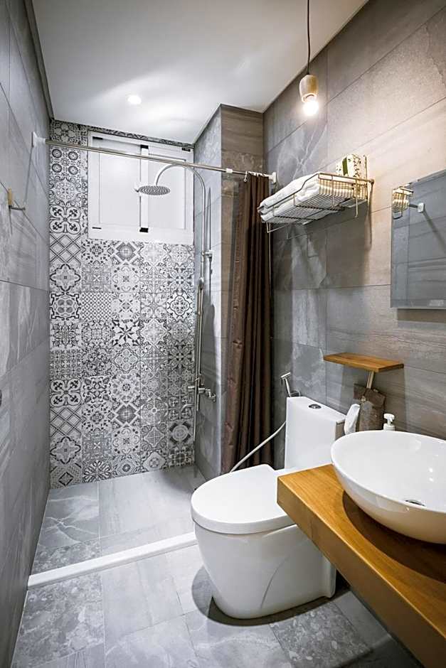 Tiin Tinn - Rivershore B&B