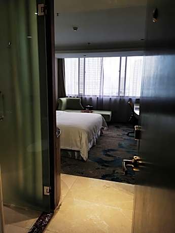 Deluxe king bed room