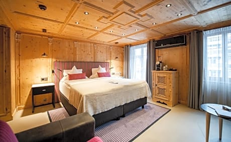 Single Room Chalet Style