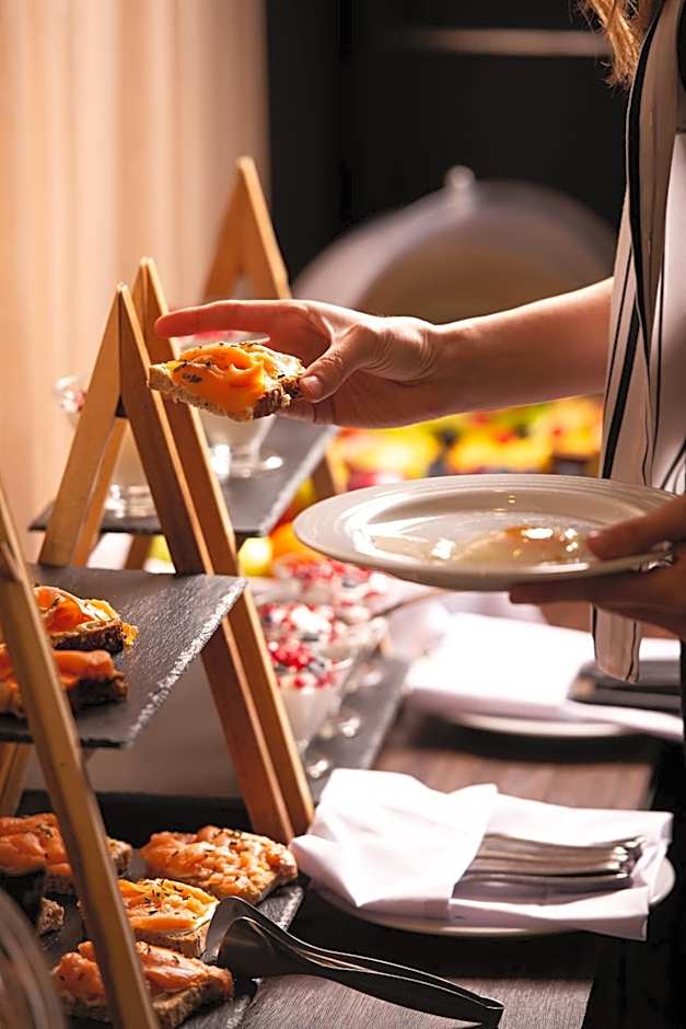 Athenian Riviera Hotel& Suites