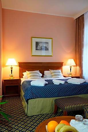 Junior Suite with Balcony