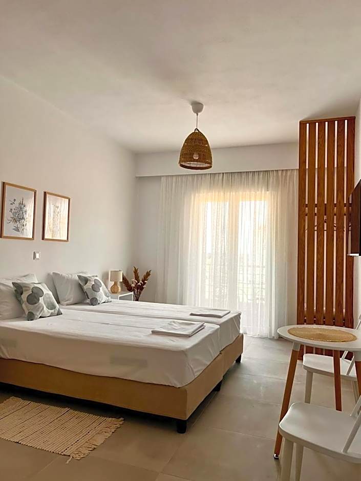 Irini Seaside Luxury Apartments