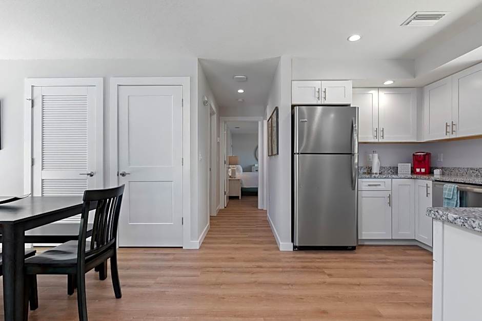 Escape Coastal Resort on Casey Key