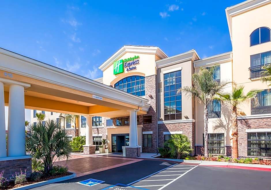 Holiday Inn Express & Suites Eureka By IHG
