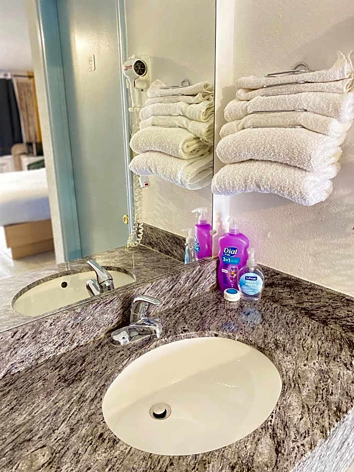 Tides Inn at Stehli Beach