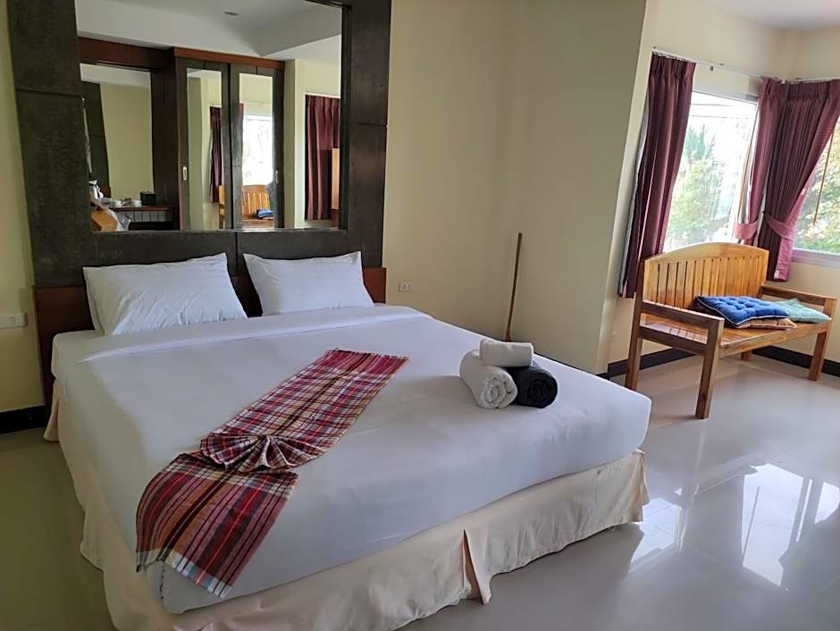 Baan Thara Guesthouse