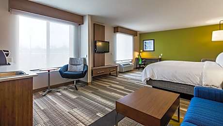 Mini King Suite - Non-Smoking