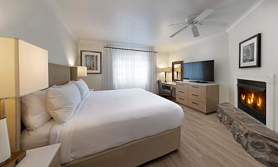 Pelican Inn & Suites