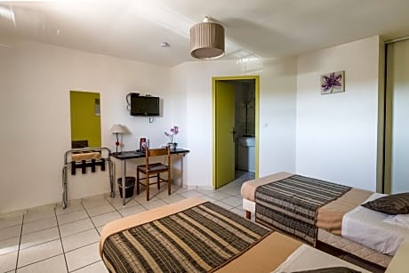 Twin Room with Shower