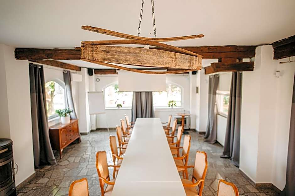 Hotel Pok Garni