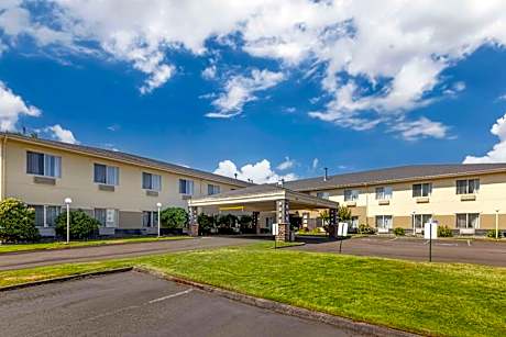 Comfort Suites Near Vancouver Mall