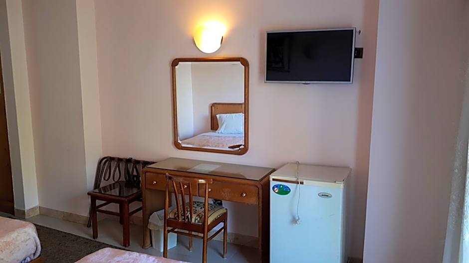 New Pola Hotel