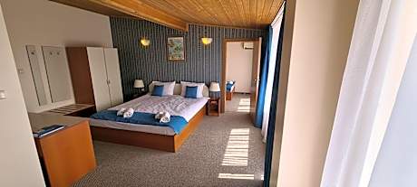 Family Room with Sea View