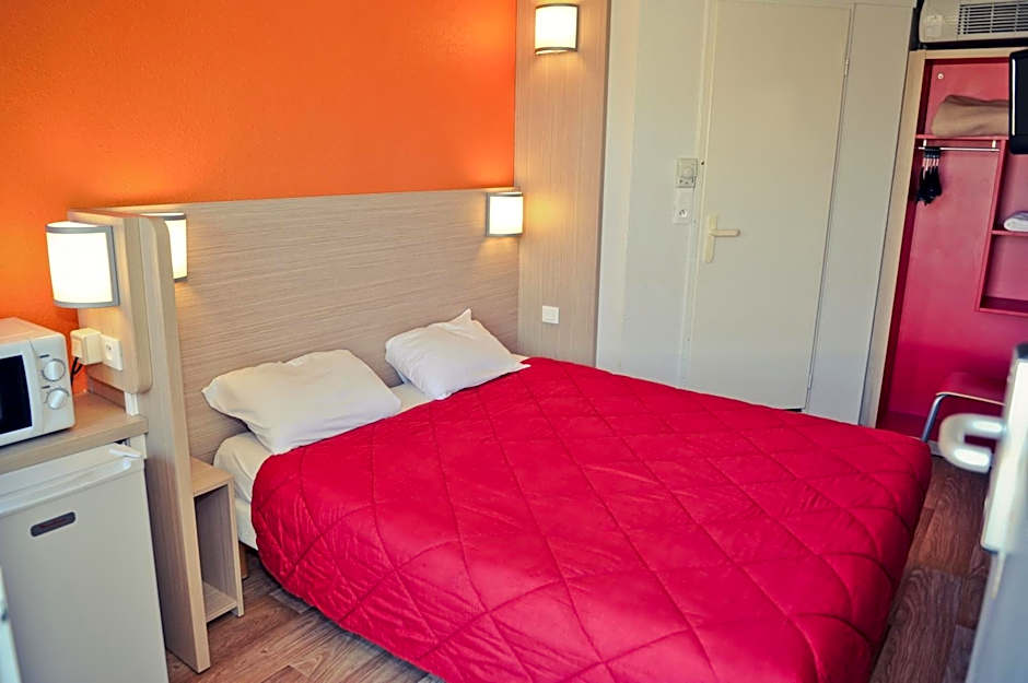 Photo 1 of 6 of Standard Plus 1 Double Bed