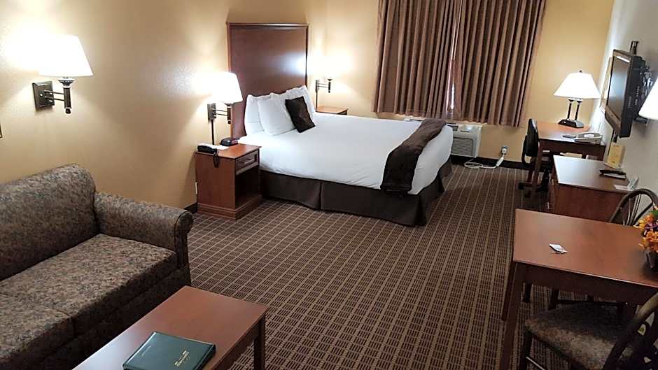 Expressway Suites Fargo