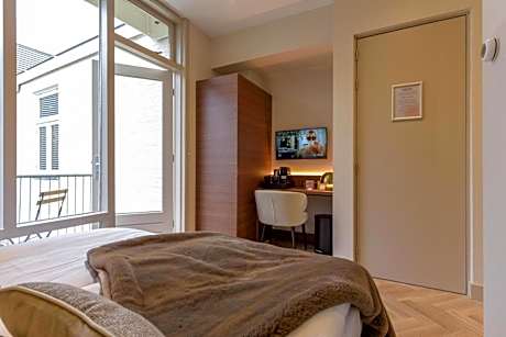 Twin Room with Balcony