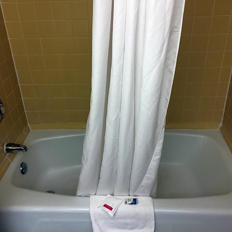 Mystic River Hotel & Suites
