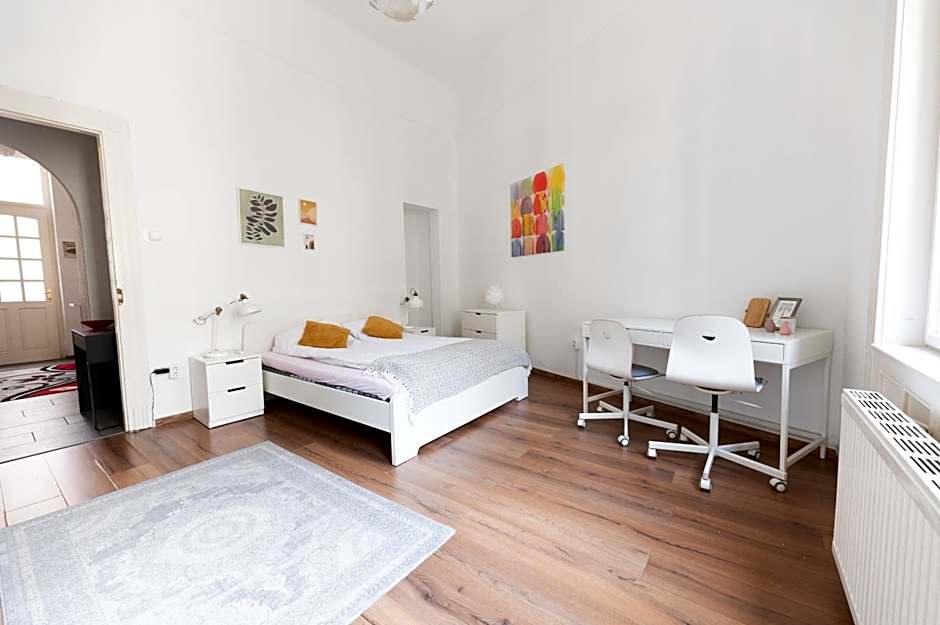 Danube Dwelling Aulich utca 3