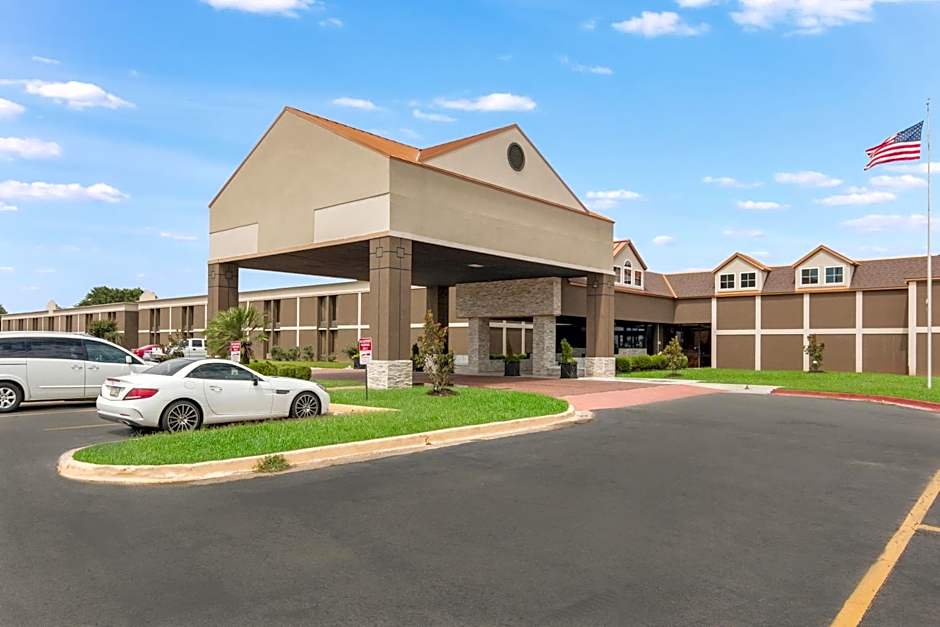 LeBossier Hotel